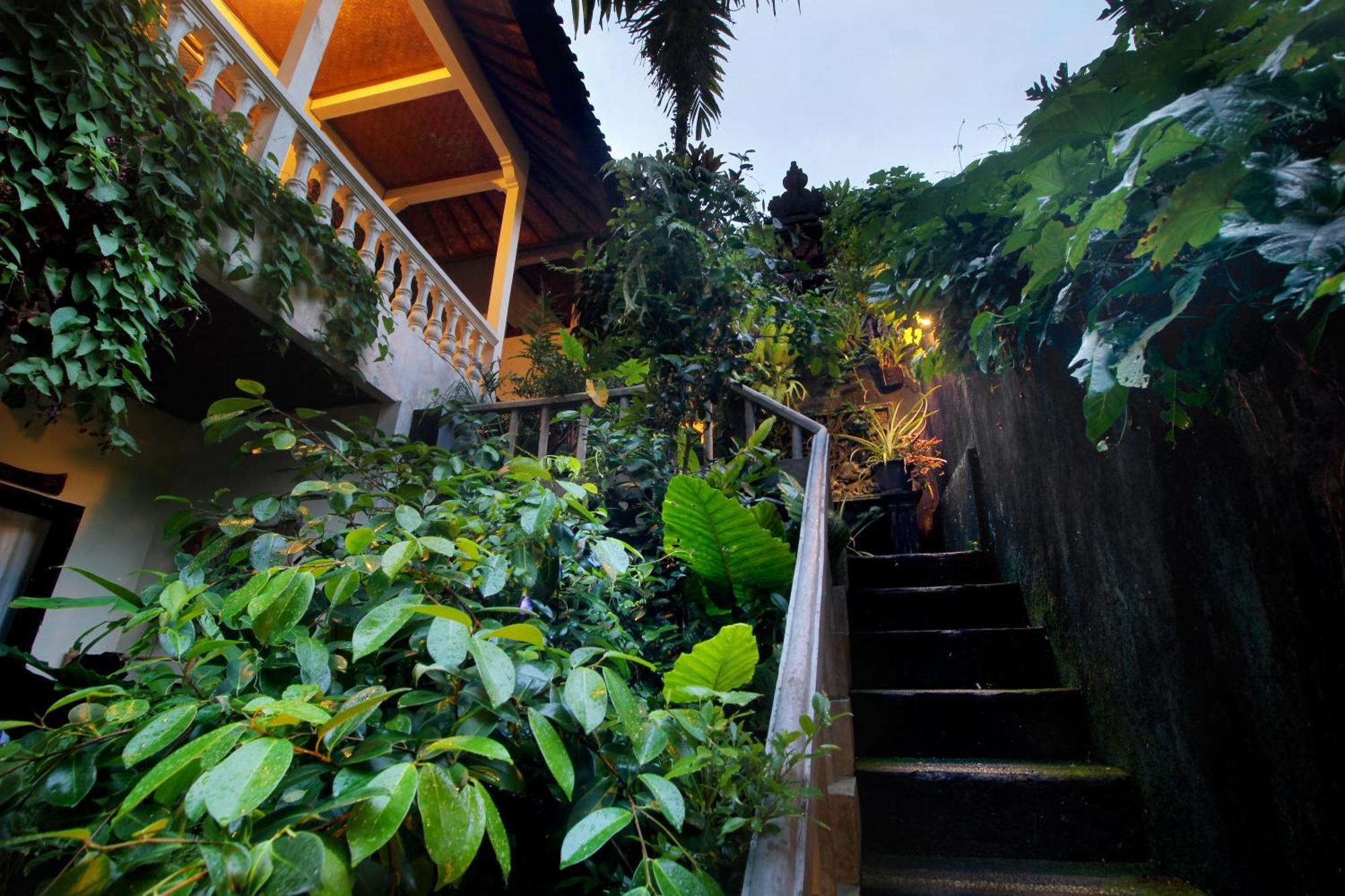 Sari Gong Guest House, A Trishula Collection Ubud Exteriör bild
