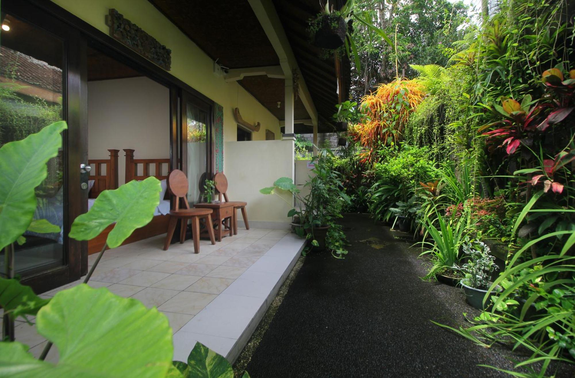 Sari Gong Guest House, A Trishula Collection Ubud Exteriör bild